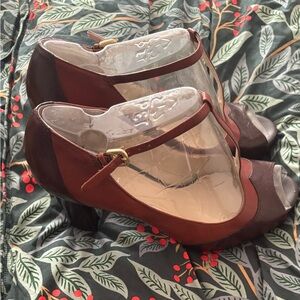 Brown two tone heels